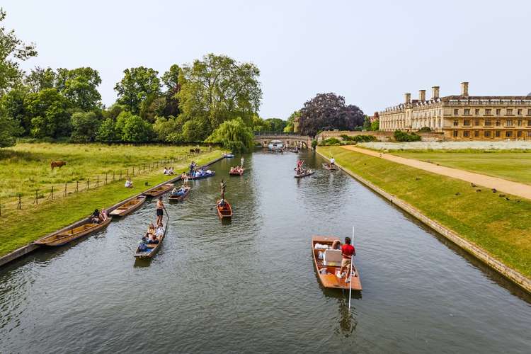 Cambridge Best Sightseeing Bus Tours – Flexible tickets, multiple routes, and must-see attractions of Cambridge in 2025 Top sightseeing bus tours in Cambridge, United Kingdom – Popular points of interest, hidden gems, and panoramic views of Cambridge in 2025