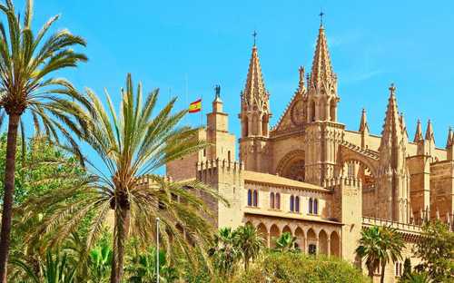 Palma Cathedral open-top sightseeing bus